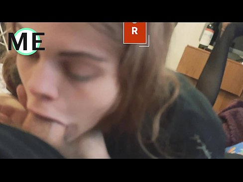❤️ Πούτσος στο λαιμό της, σκισμένο καλσόν και σκισμένα τακούνια ❌ Πόρνο vk ❌